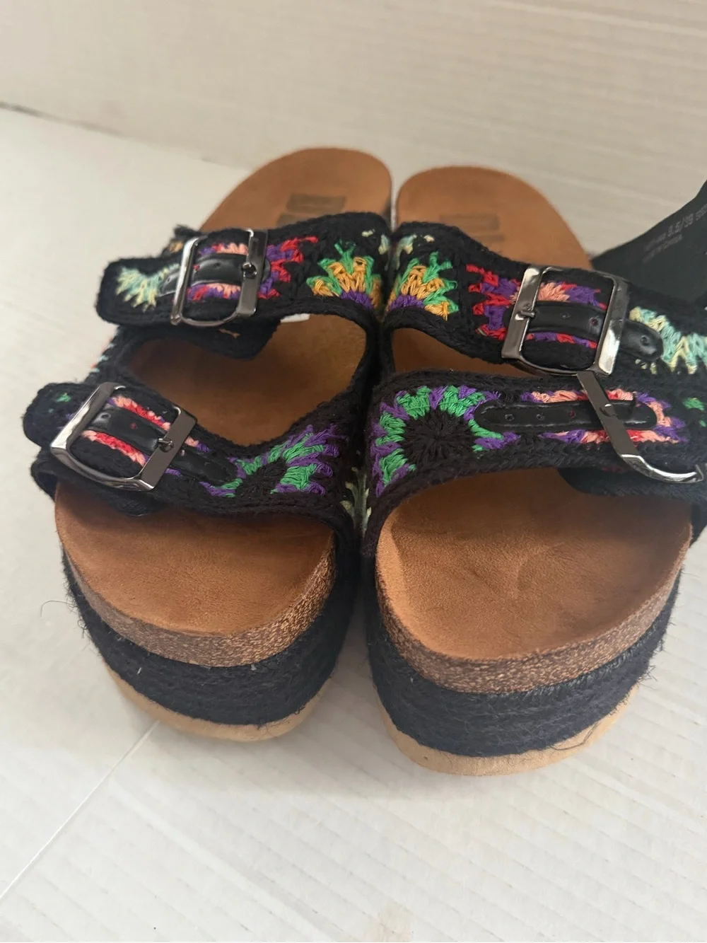 Dirty Laundry Timeless Black boho floral Crochet Sandals 8.5 BROKEN STRAP